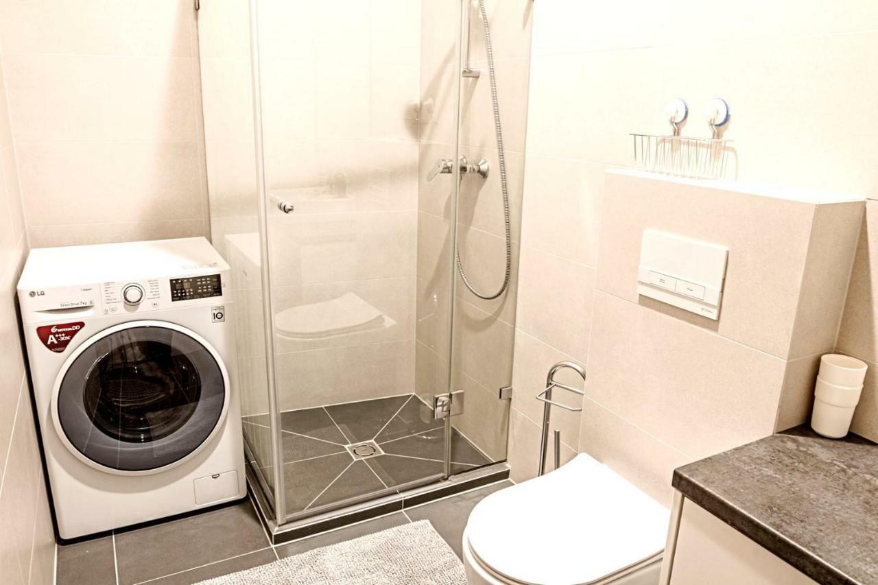 Modern 1Bd Apartment In Old Town By Hostlovers Kaunas Eksteriør bilde